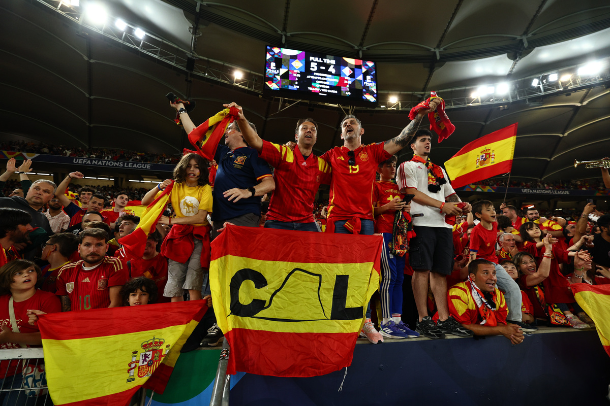 星空体育官网-国际赛事中球队实力强大，夺得多场连胜